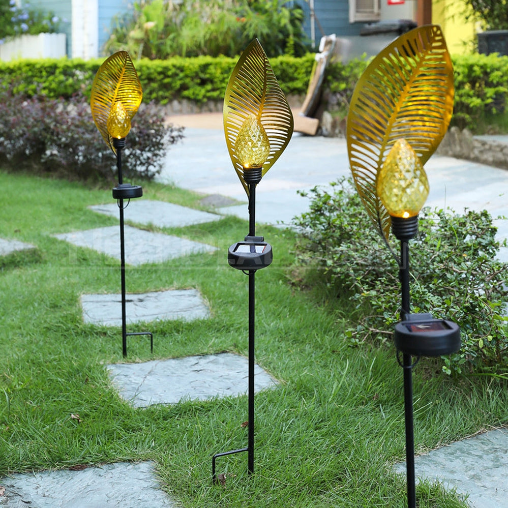 Skorter | Solar Powered Iron Blade Stake Light