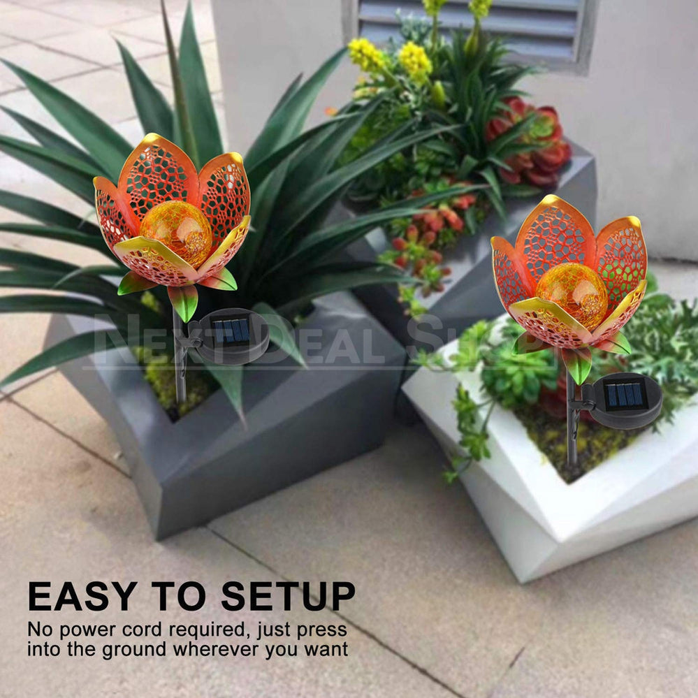 Skorter | Solar-powered metal flower pot lamp