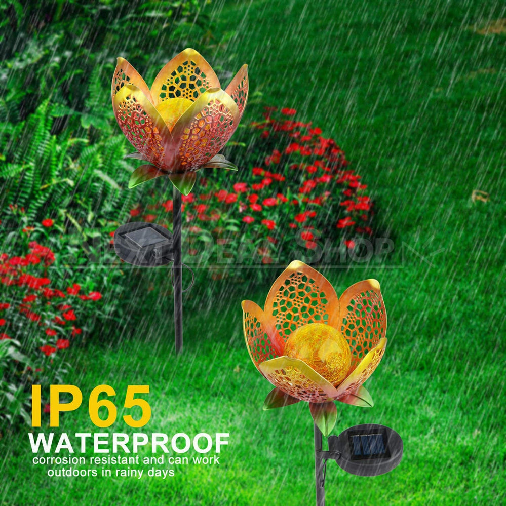 Skorter | Solar-powered metal flower pot lamp