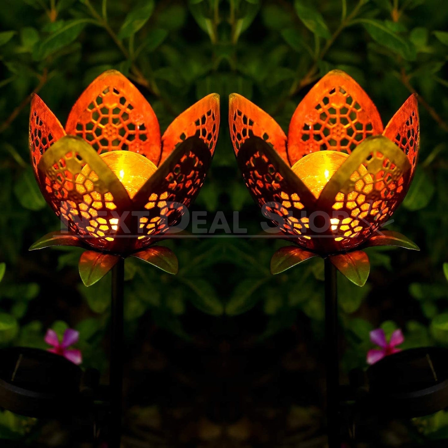Skorter | Solar-powered metal flower pot lamp