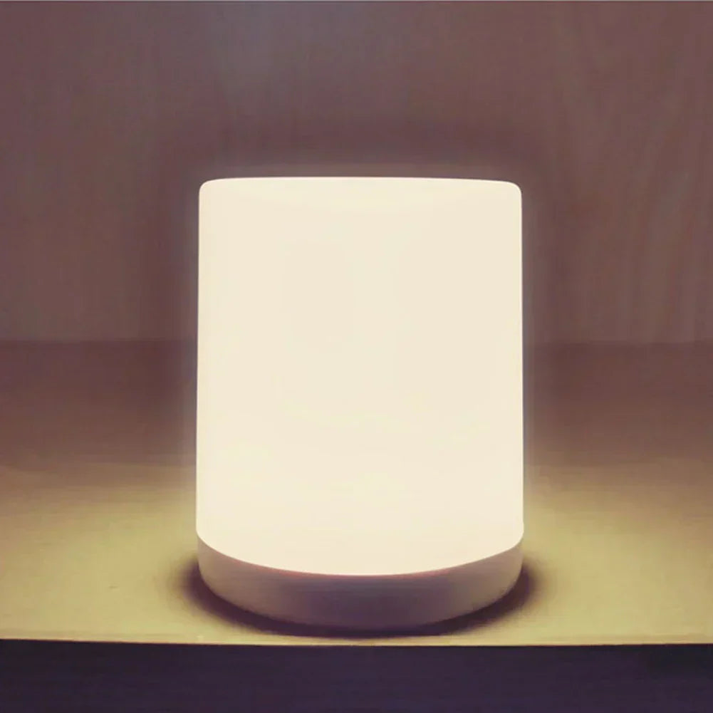 Skorter | Dimmable LED table lamp with USB connection for flexible light