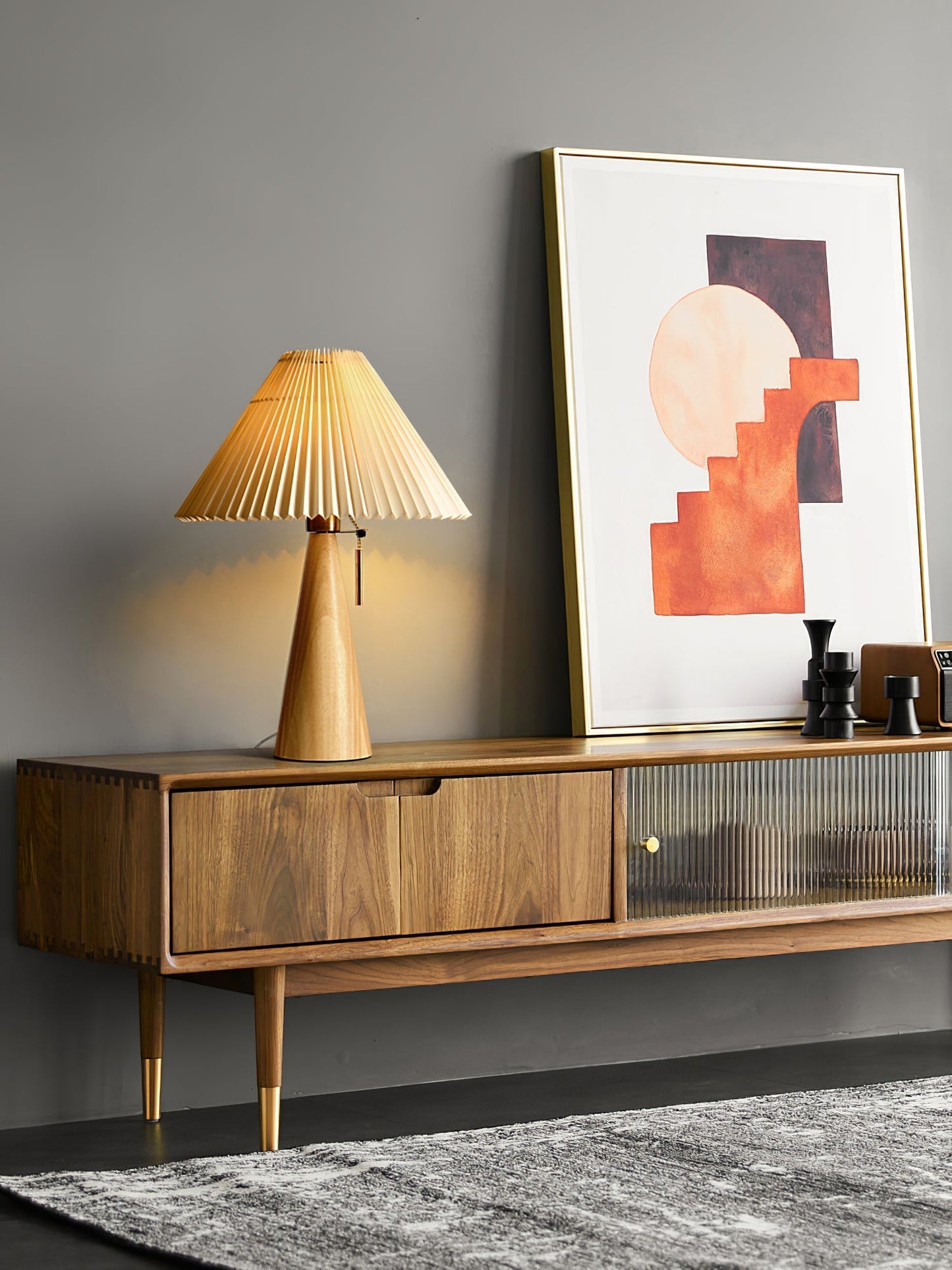 Skorter | AntiqueRadiance – Elegant Wood and Metal Table Lamp