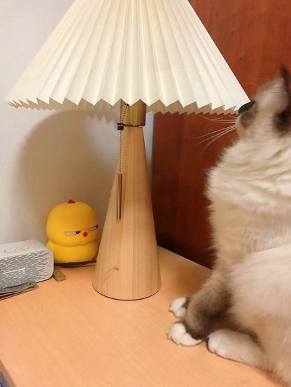 Skorter | AntiqueRadiance – Elegant Wood and Metal Table Lamp