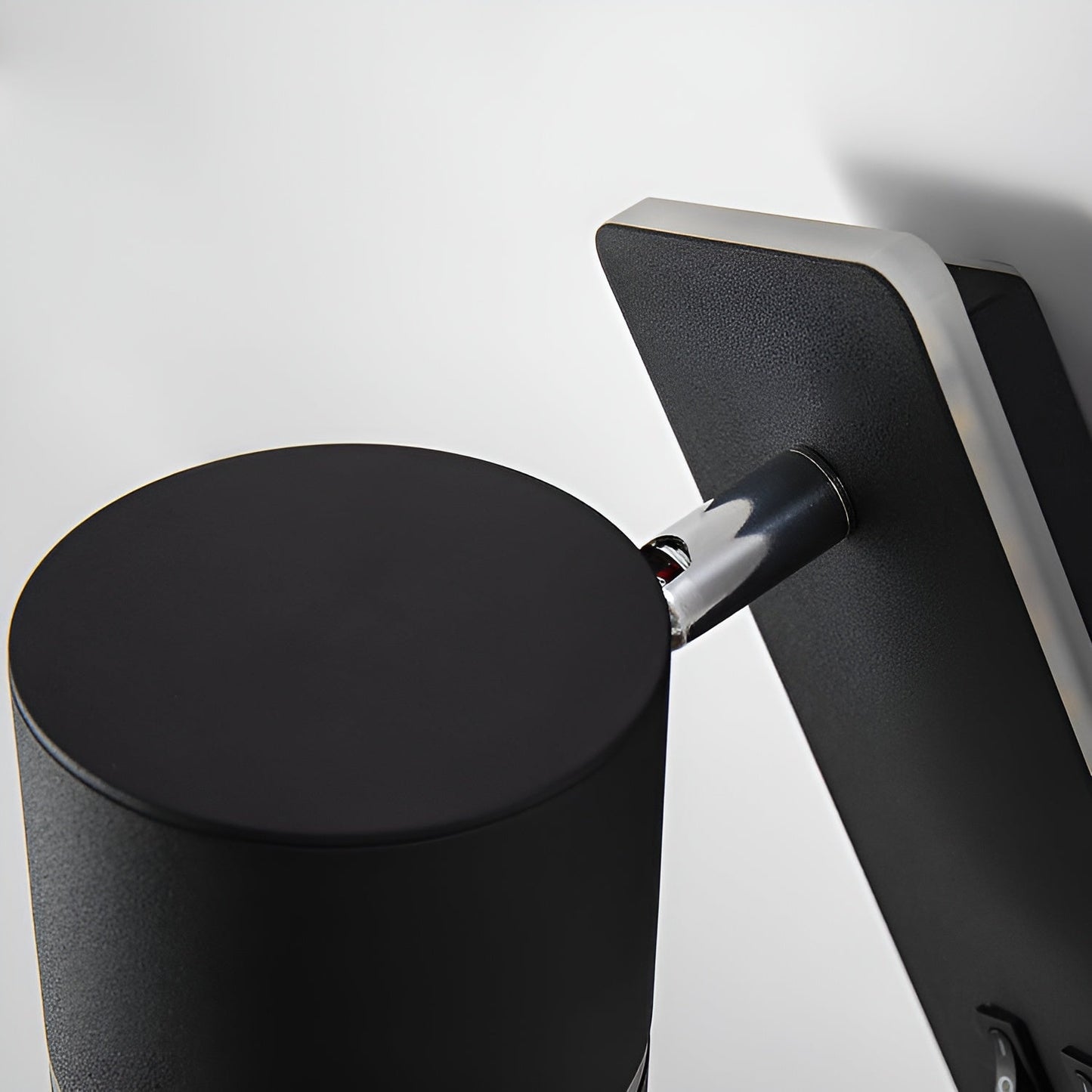 Skorter | Swivel330 | Minimalist Cylinder Wall Light – Adjustable 330° Rotating LED Sconce