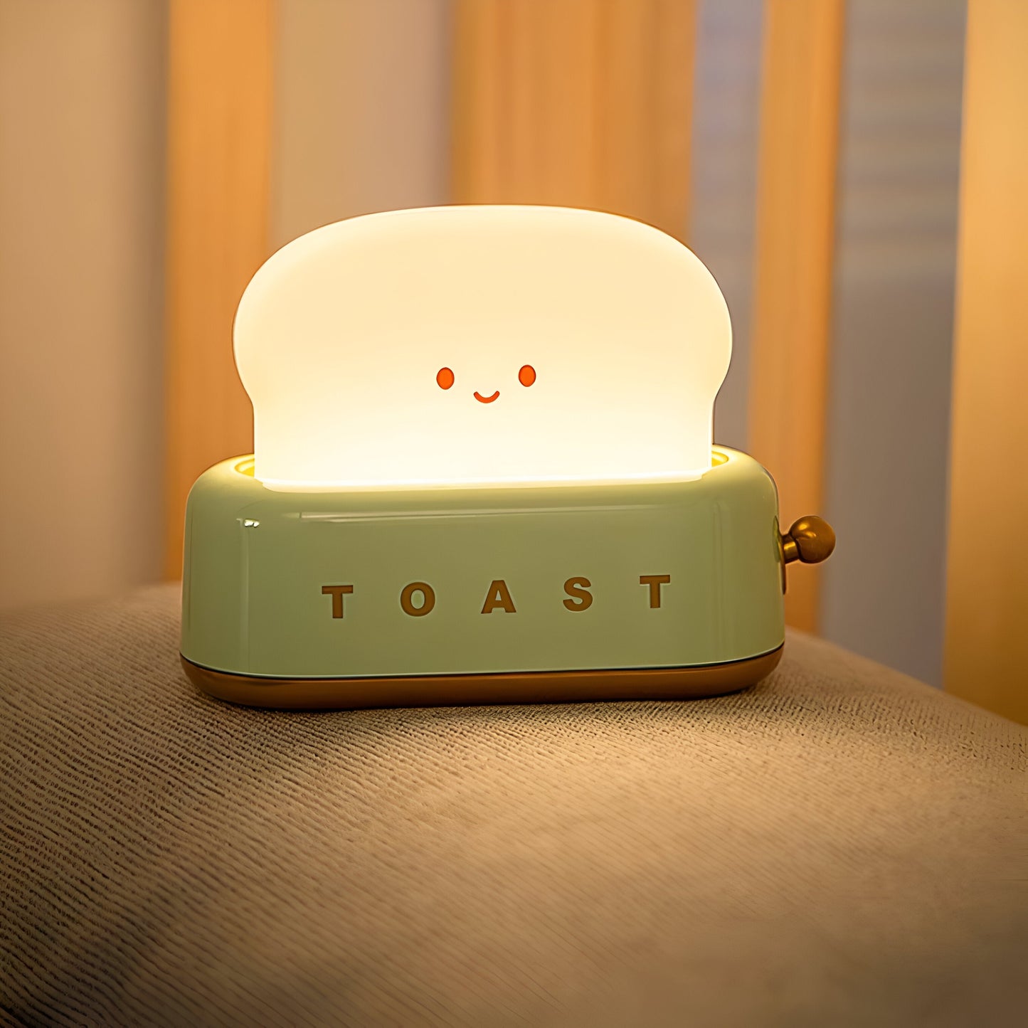 Skorter | TinyToast Table Lamp – Portable Toaster-Shaped Night Light with Dimmable LED & USB Port