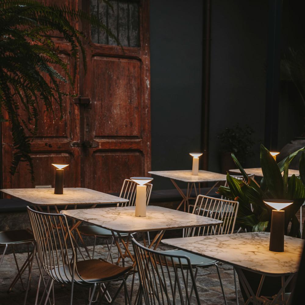 Skorter | InfiNight - Modern table lamp with touch sensor | Dimmable brightness