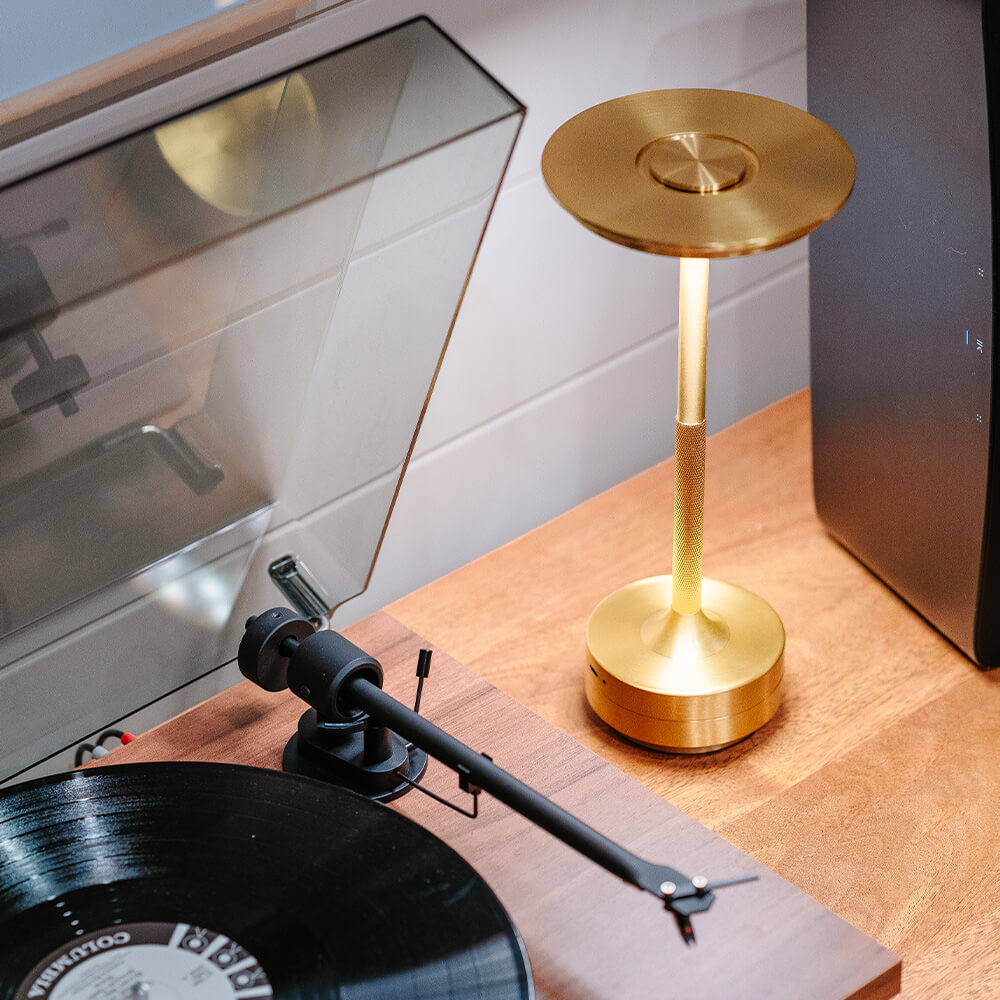 Skorter | Ambient Metallic Wireless Table Lamp