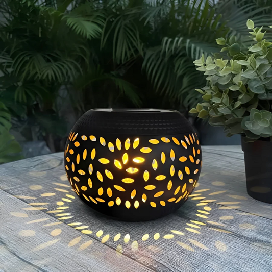 Skorter | Spotted Solar Garden Lighting - LumoPattern