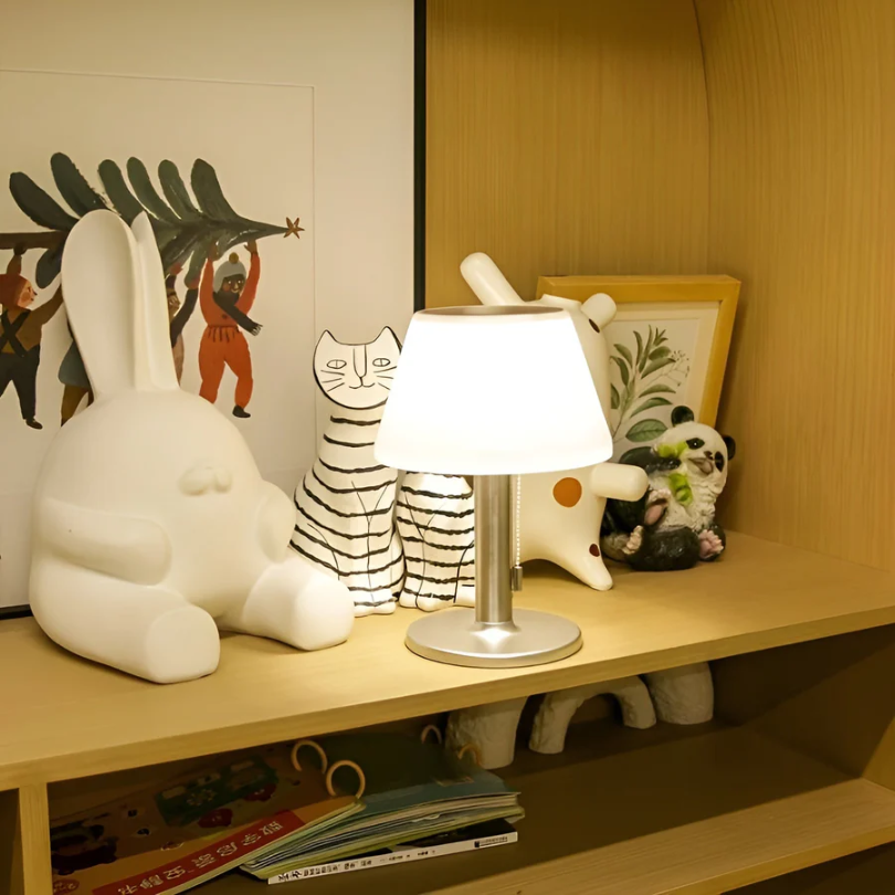 Skorter | Stylish Solar Energy Table Lamp - SolarLuxe