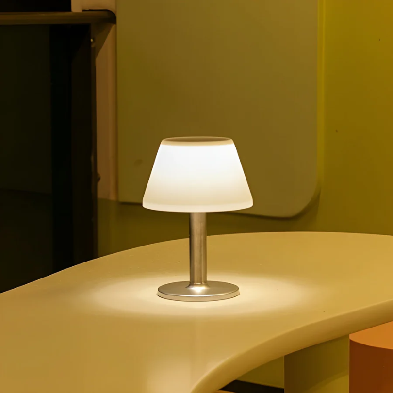 Skorter | Stylish Solar Energy Table Lamp - SolarLuxe