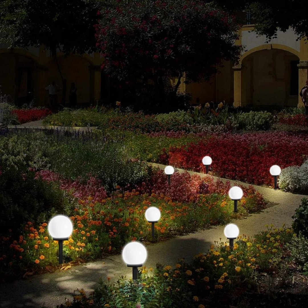 Skorter | 3 piece waterproof LED solar garden lights - SunLuxe Orbs