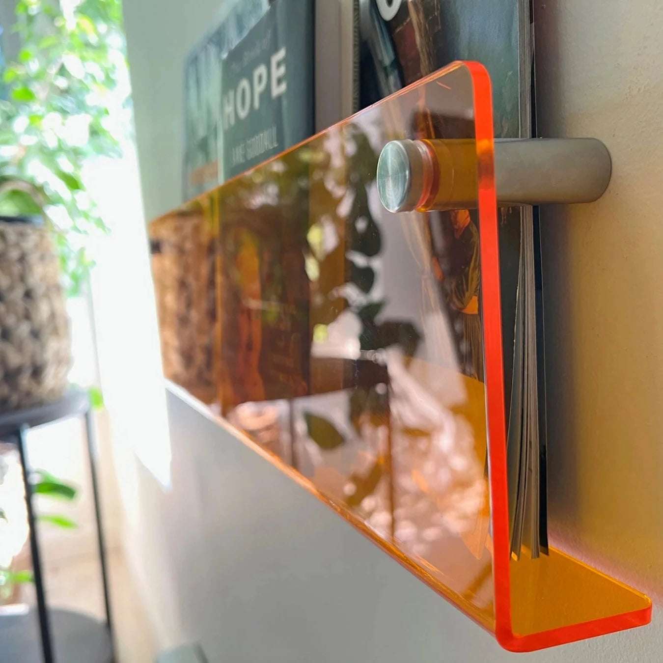Skorter | Acrylic Wall-mounted Floating Magazine Rack