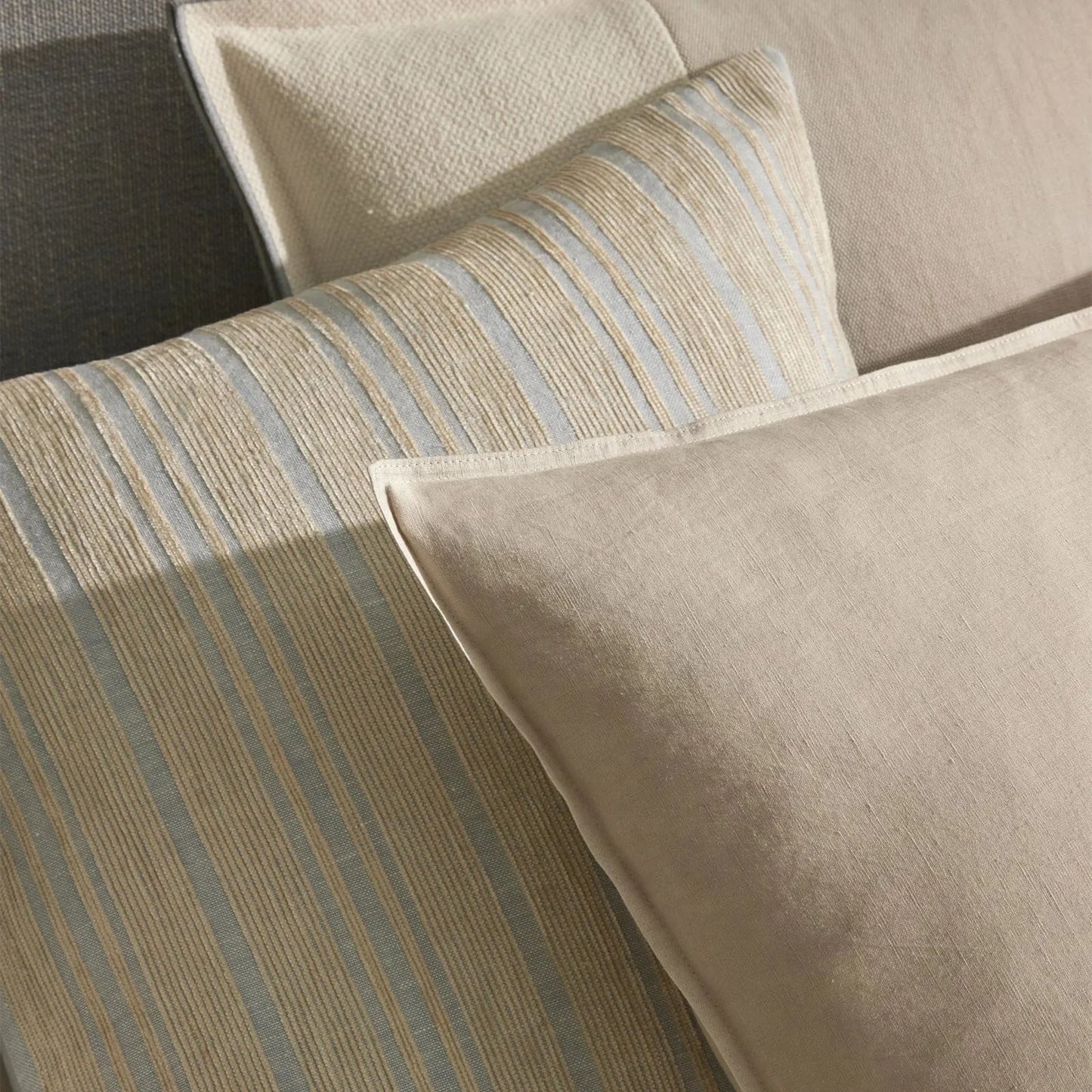 Skorter | Adriana Cushion - Glacier