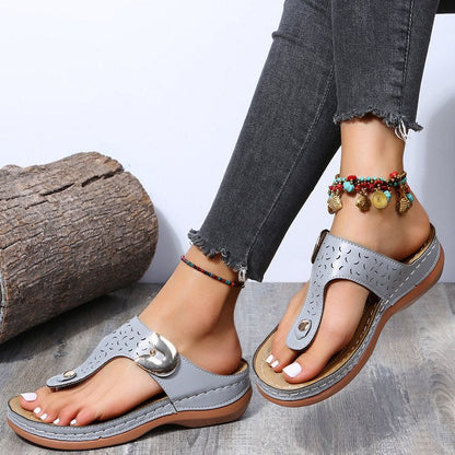 Skorter | 2022 New Women's Metal Decor Feature Pattern Wedge Flip-Flops