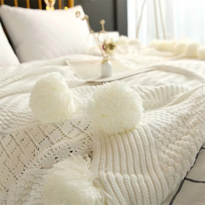Skorter | Whimsy Fluffy Pom-Pom Macaron Blanket