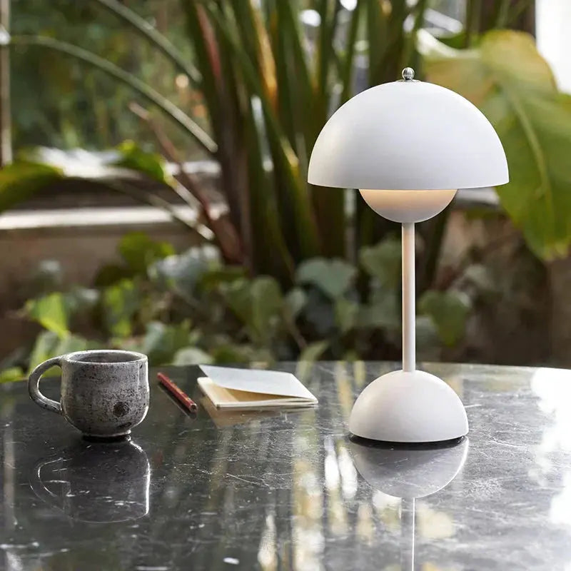 Skorter | Lunaire - LED table lamp for a modern atmosphere