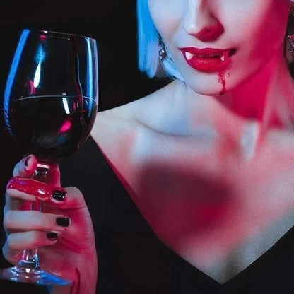 Skorter | Automatic Retractable Vampire Fangs