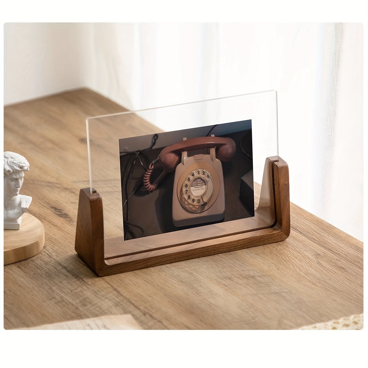 Skorter | Chic 6-inch U-shaped acrylic & solid wood photo frame - Versatile horizontal or vertical display, perfect for home decoration and gifts