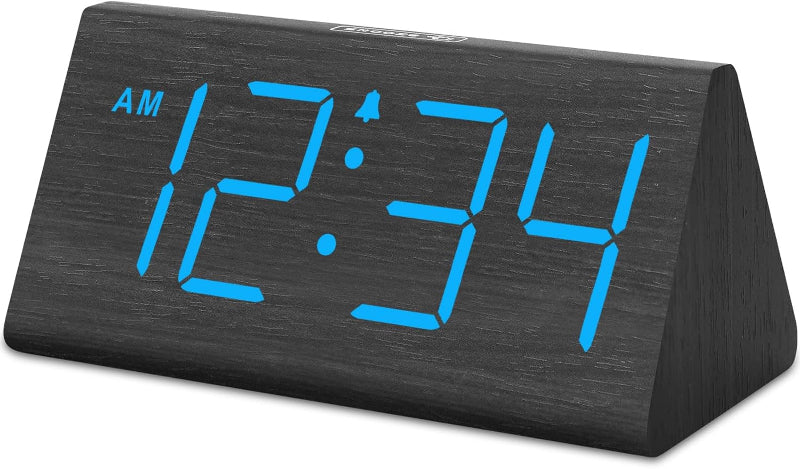 Skørter | Three Digital Alarm Clock with USB Port, Loud Alarm, Dimmer, and Snooze Function