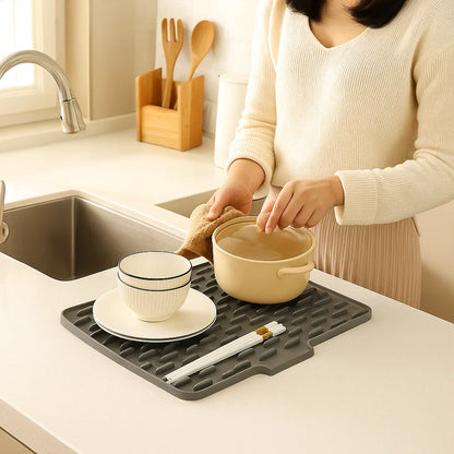 Skorter | Angled Silicone Drip Mat - Heat Resistant and Non-Slip
