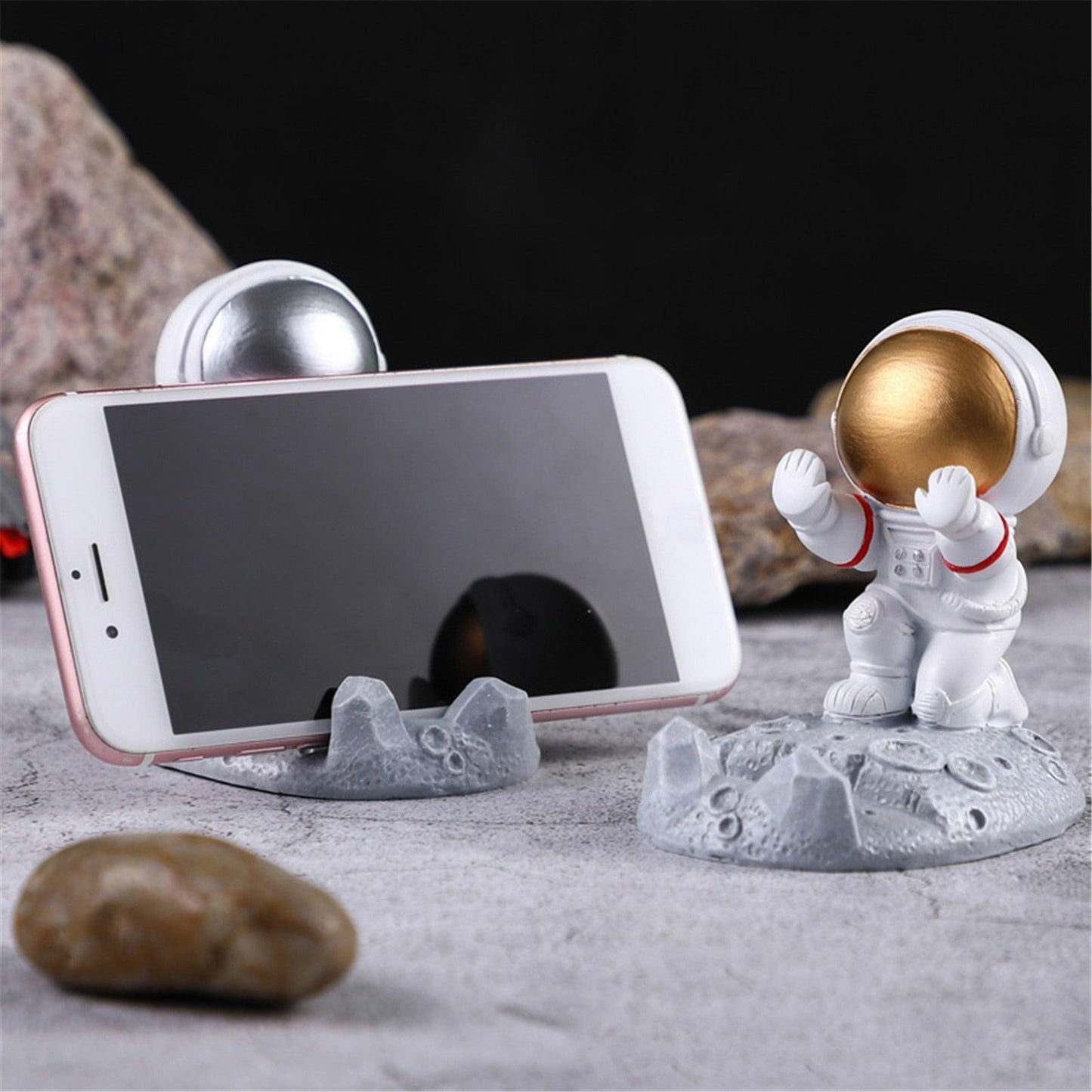 Skorter | Astronaut Phone Holder