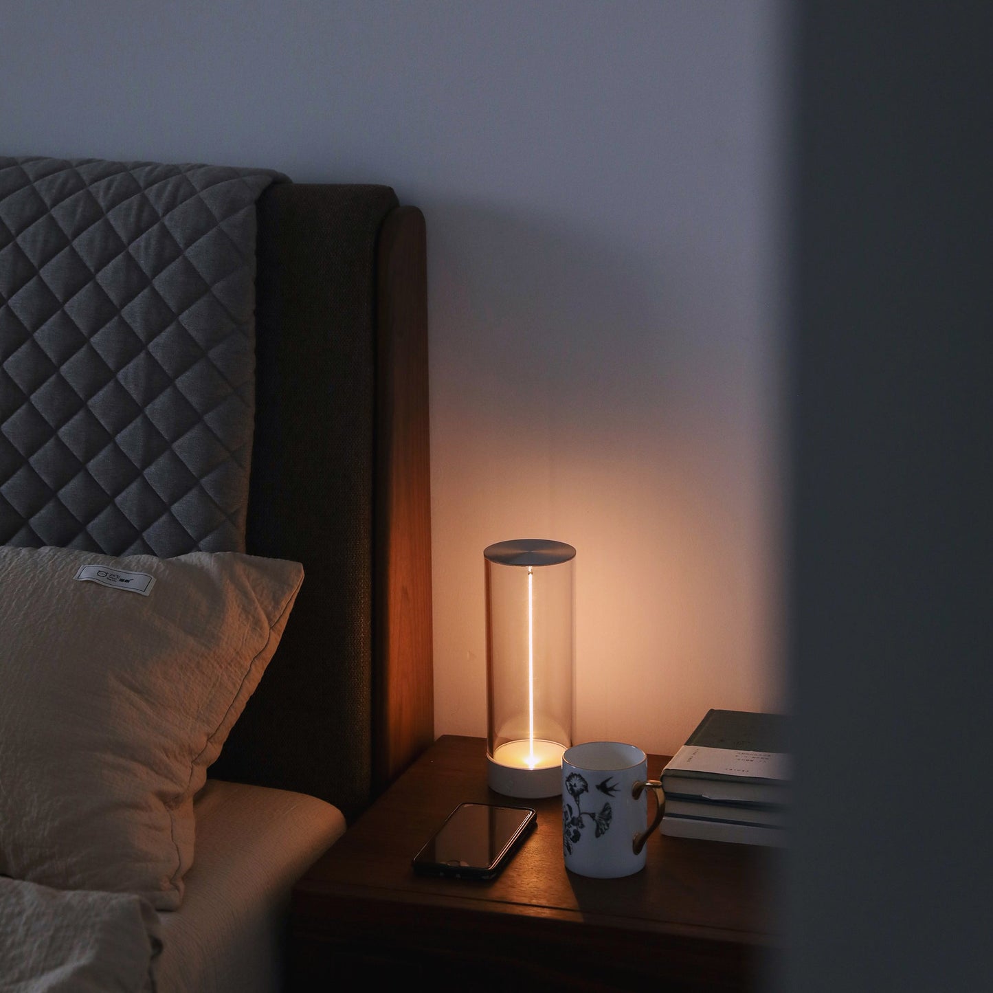 Skorter | Lustre Glow Wireless Lamp – Modern Rechargeable Night Light with 3-Level Dimming