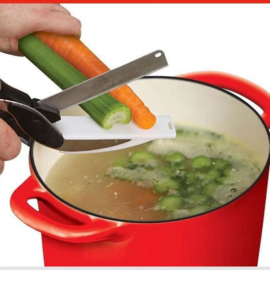 Skorter | 2-in-1 Kitchen Knife with Built-In Cutting Board