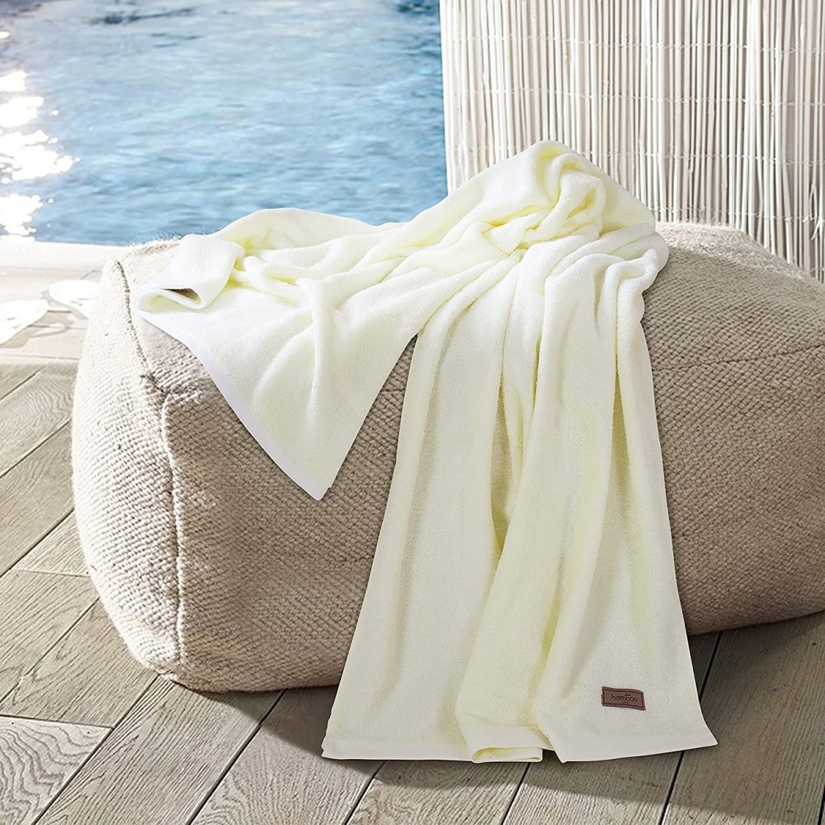 Skorter | Bambora Plush Bath Towel | Extra-soft bamboo fabric for spa, gym, and home use