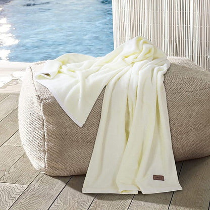 Skorter | Bambora Plush Bath Towel | Extra-soft bamboo fabric for spa, gym, and home use