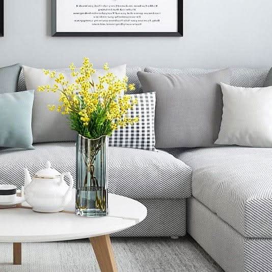 Skorter | CASSINA – Elegant ceramic vase for stylish living spaces