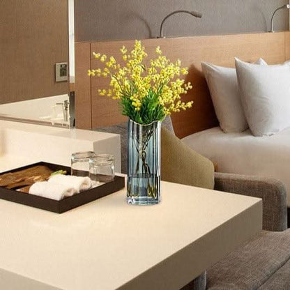 Skorter | CASSINA – Elegant ceramic vase for stylish living spaces