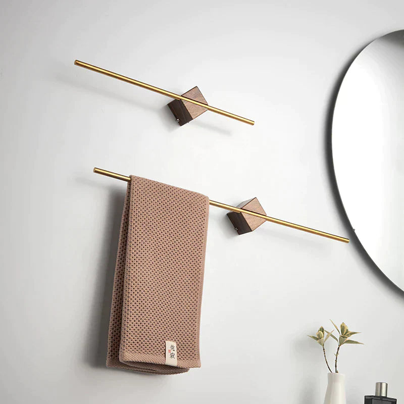 Skorter | Bath Wonder Towel Holder