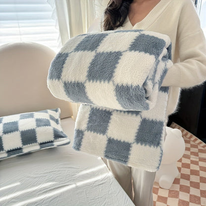 Skorter | Cozy Traditional Checkered Flannel Blanket - Red/White or Black/White - Warm and Washable