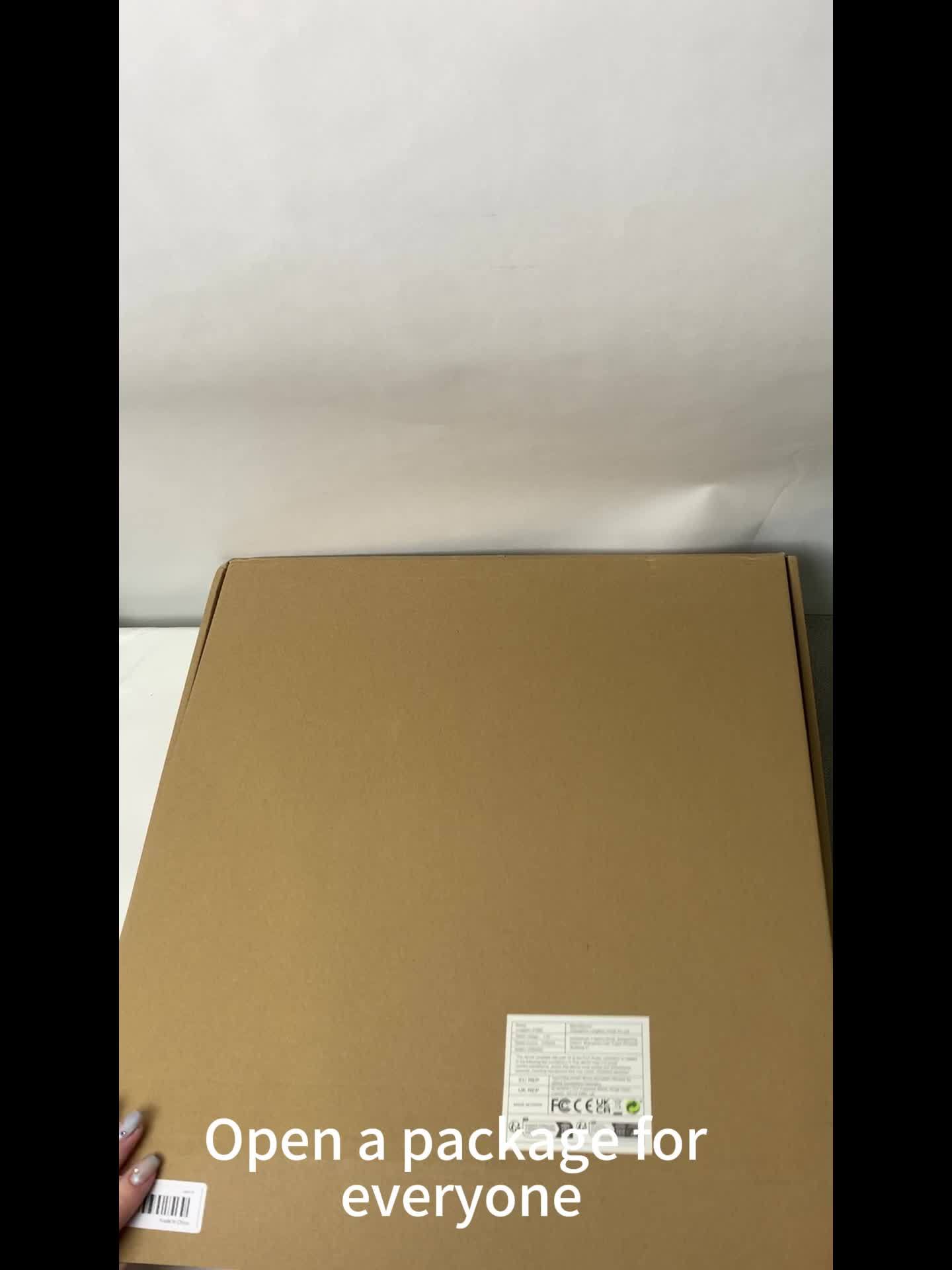 Skorter | Silent Quartz Wall Clock with Wooden Frame