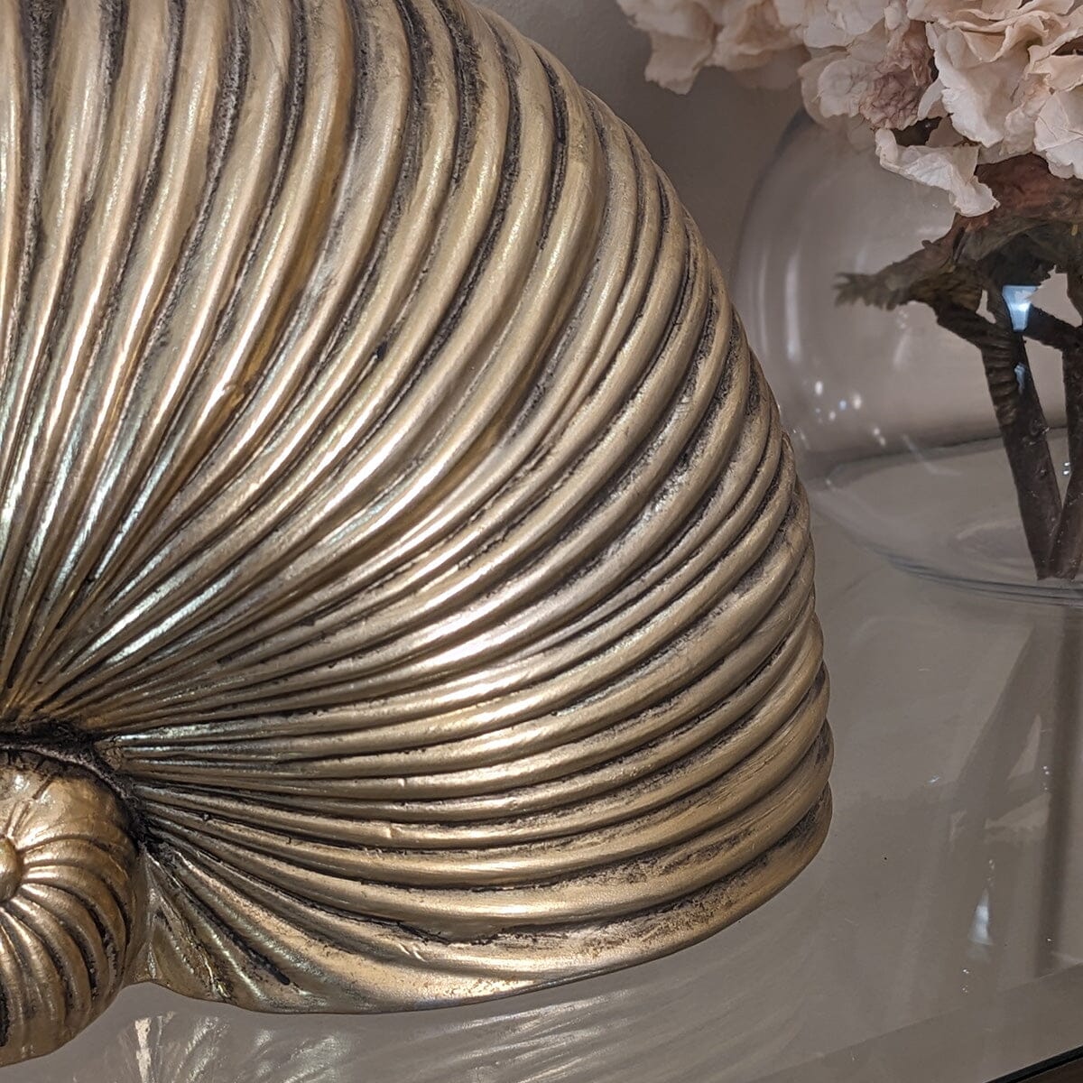 Skorter | Bianco Gold Shell Decorative Ornament