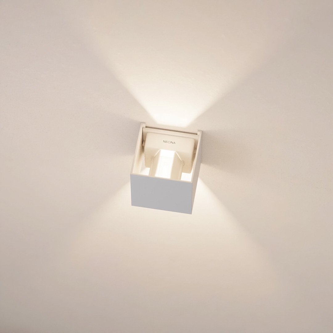 Skorter | LumenGuard - Modern Wall Lamp