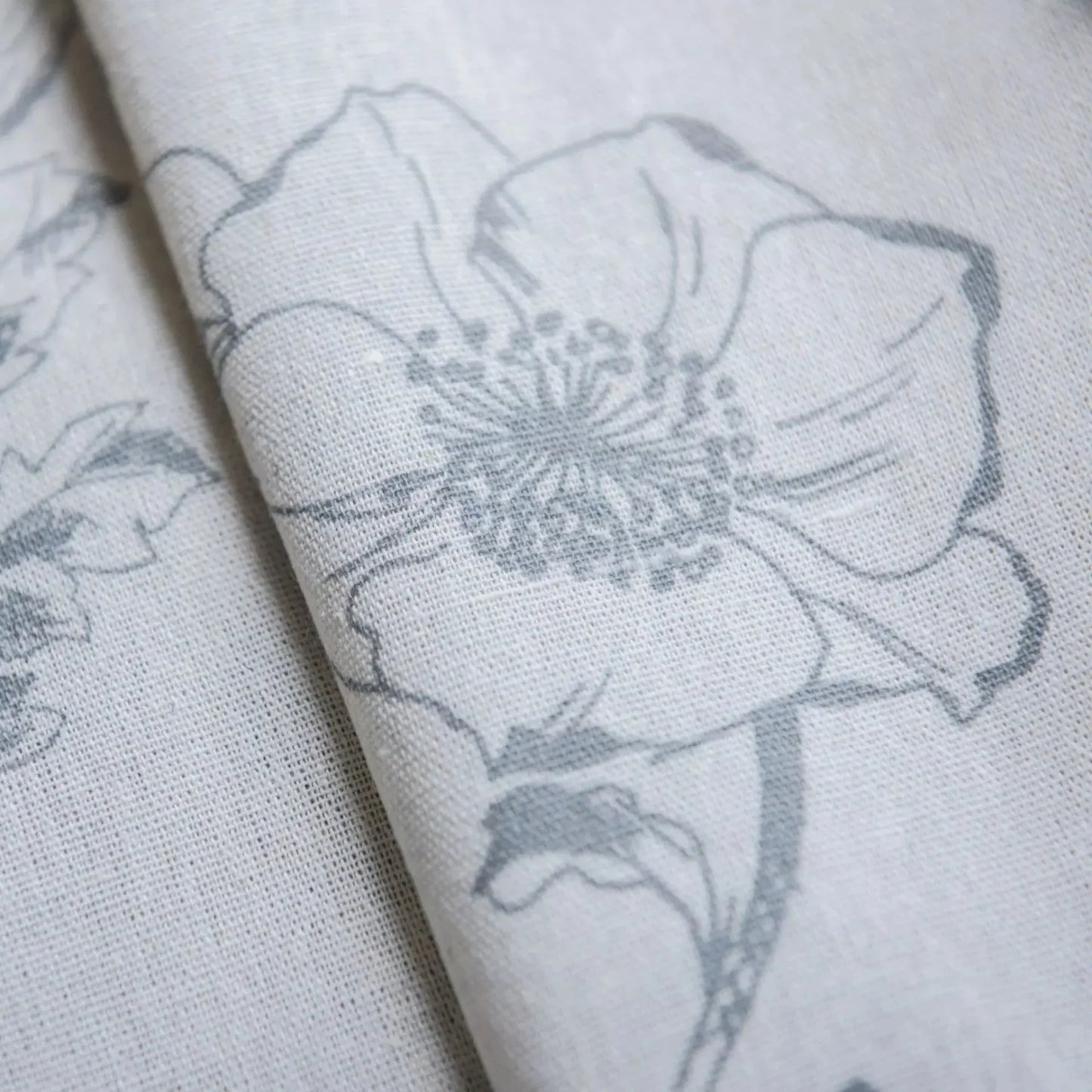 Skorter | BOHO BREEZE | MINIMALIST CURTAIN