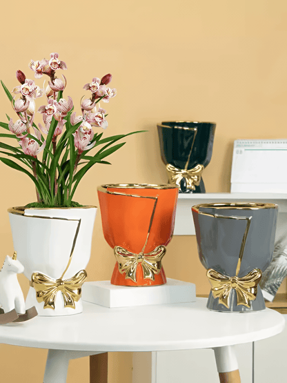 Skorter | BOLD BOW VASE | MODERN VASE