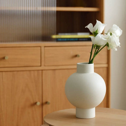 Skorter | BOSHA – Elegant ceramic vase for timeless aesthetics