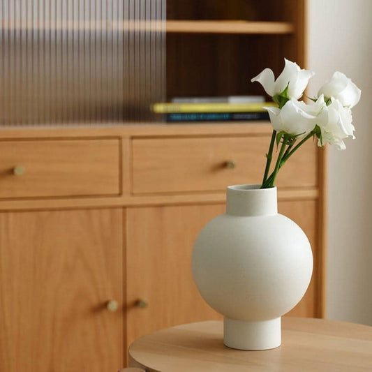 Skorter | BOSHA – Elegant ceramic vase for timeless aesthetics