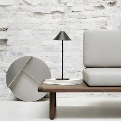 Skorter | Minimalistic dimmable Touch table lamp - waterproof and rechargeable light Color