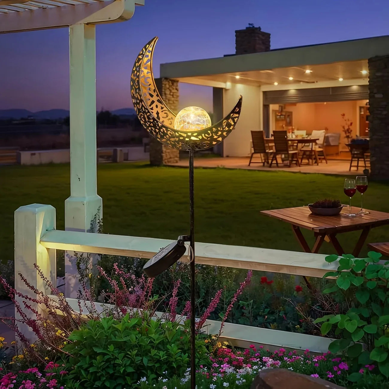 Skorter | Solar Garden Light made of Metal – Waterproof LED Design in Moon, Flame, Sun or Star Shape