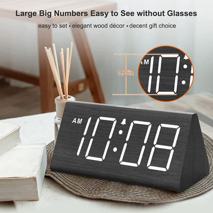 Skørter | Three Digital Alarm Clock with USB Port, Loud Alarm, Dimmer, and Snooze Function