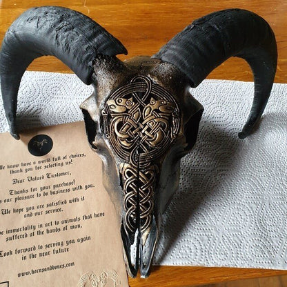 Skorter | Carved Ram Skull
