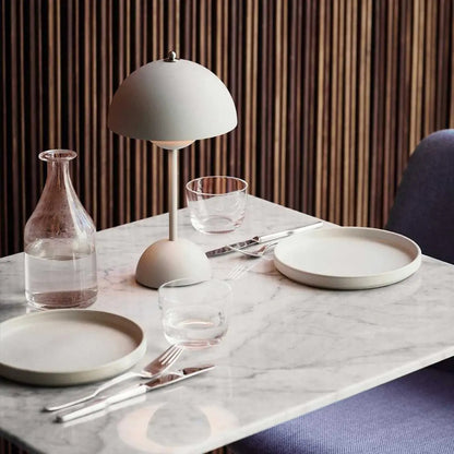 Skorter | Lunaire - LED table lamp for a modern atmosphere
