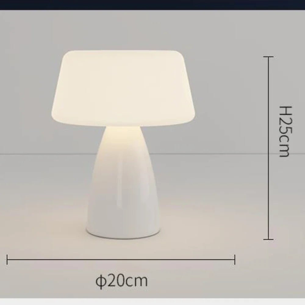 Chic Bedside Lamp - SKØRTER