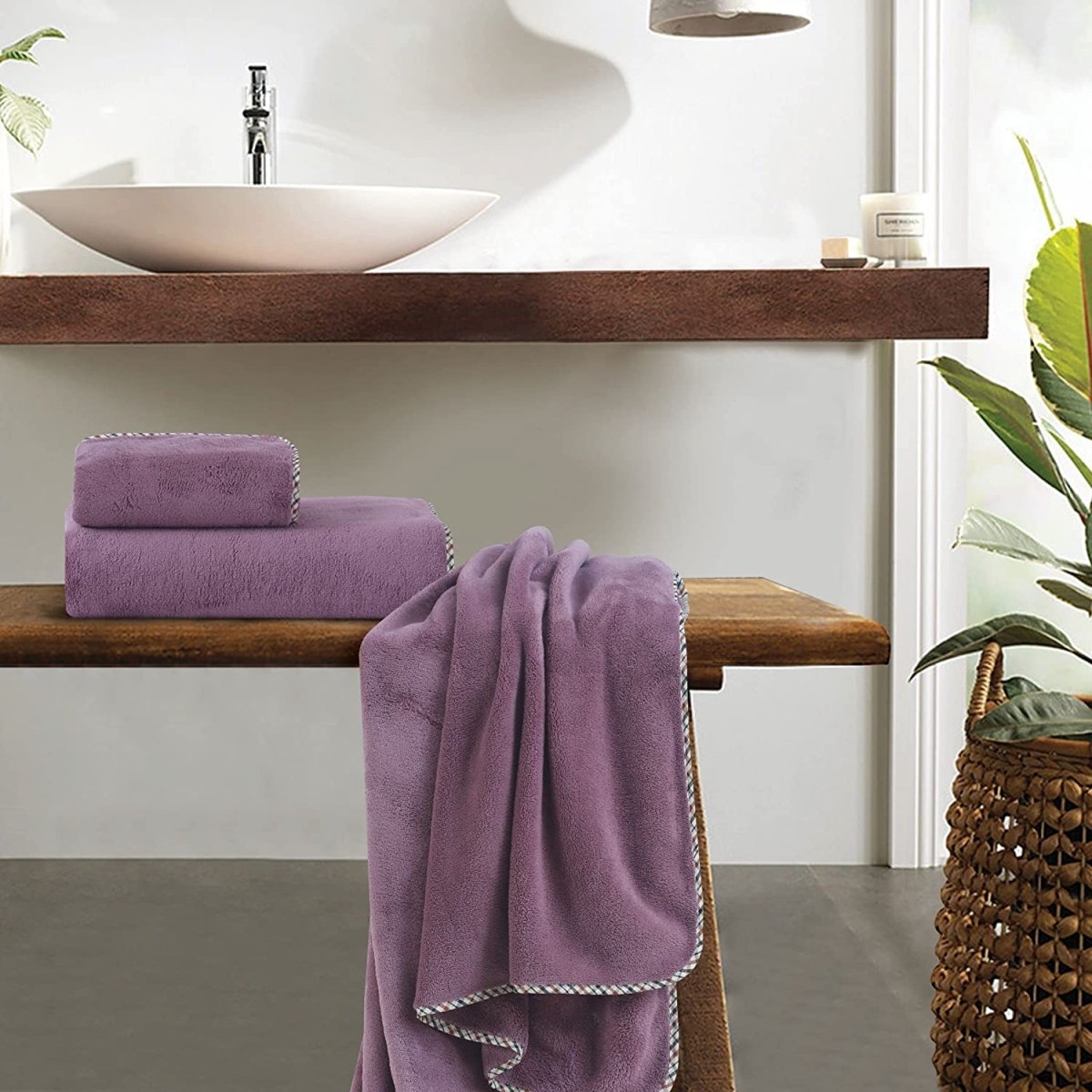 Skorter | Solenza Premium Bath Towel | Lightweight microfiber towel with fast-dry technology
