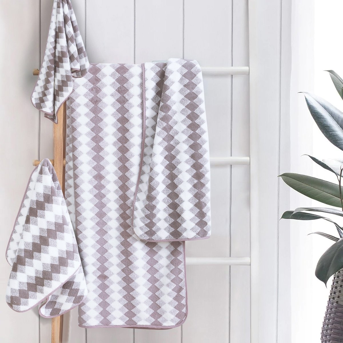 Skorter | Elysoria Coral Weave Towels | Plush, durable towels with maximum absorbency and quick-dry