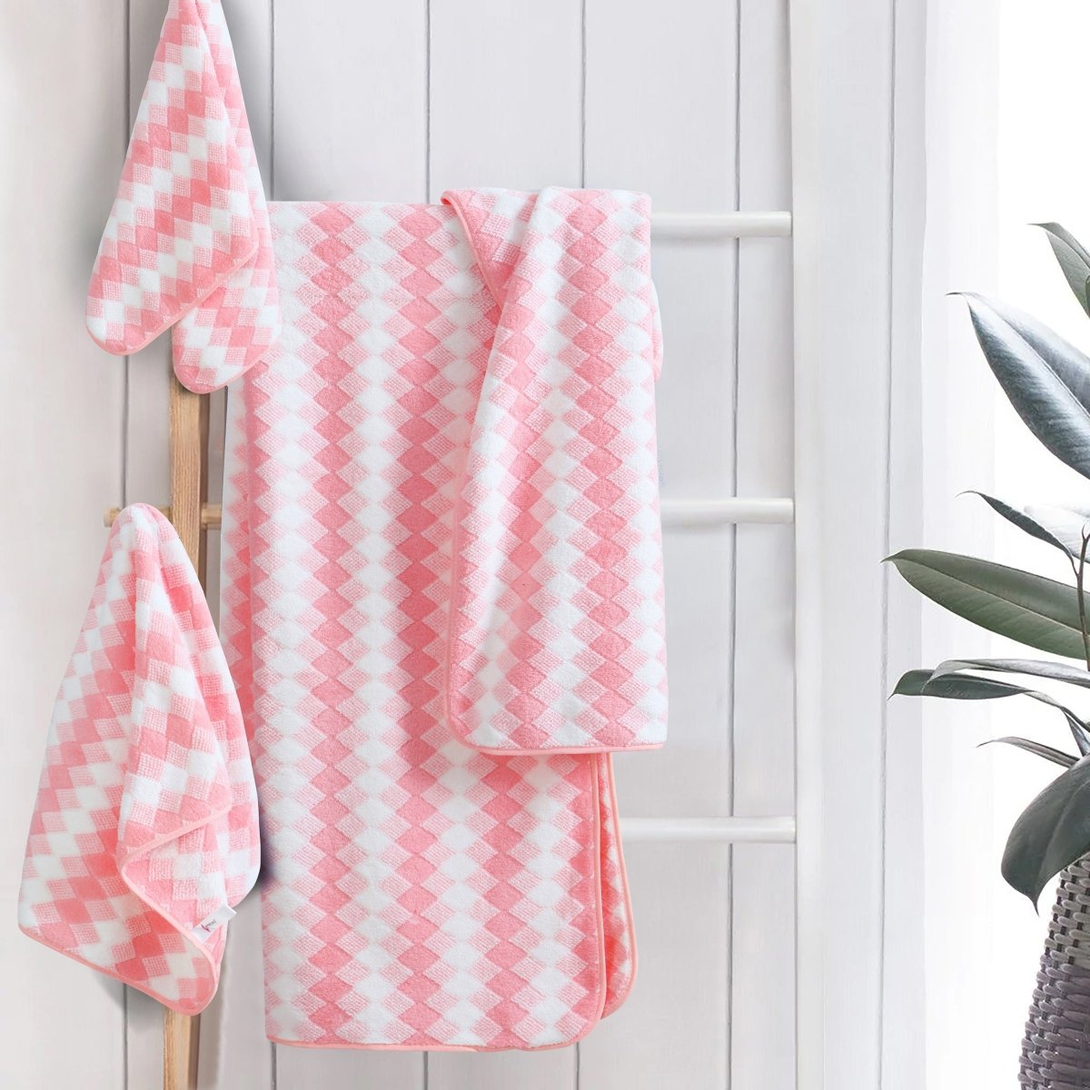 Skorter | Elysoria Coral Weave Towels | Plush, durable towels with maximum absorbency and quick-dry
