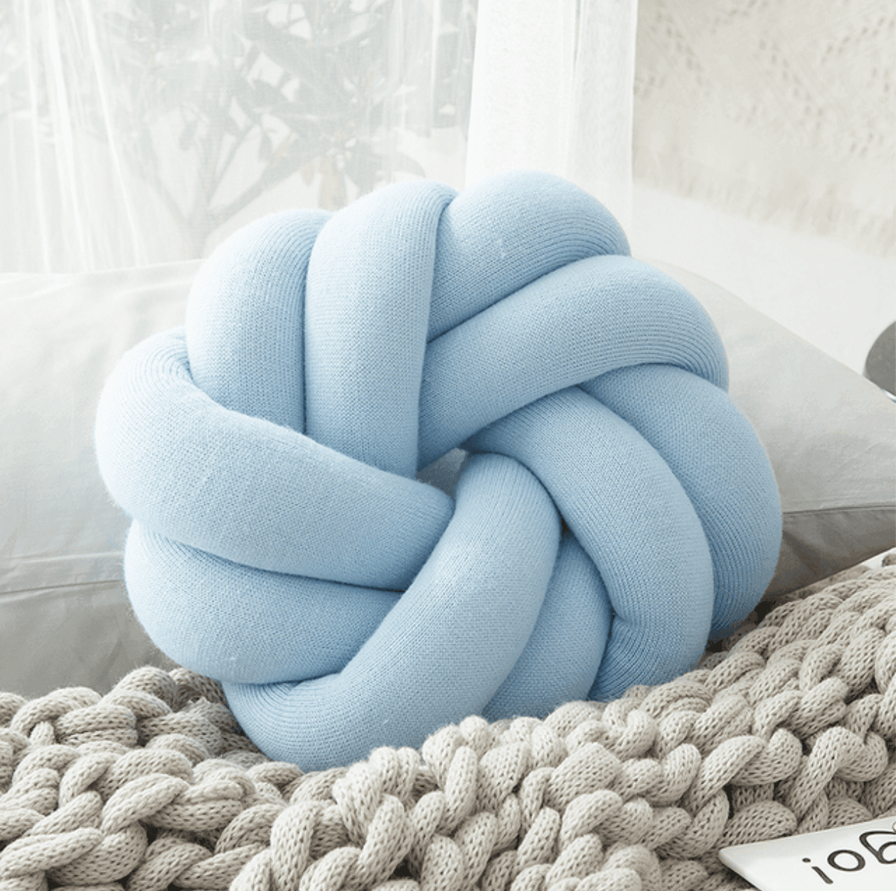 Skorter | Creative Cotton Knot Ball Pillow